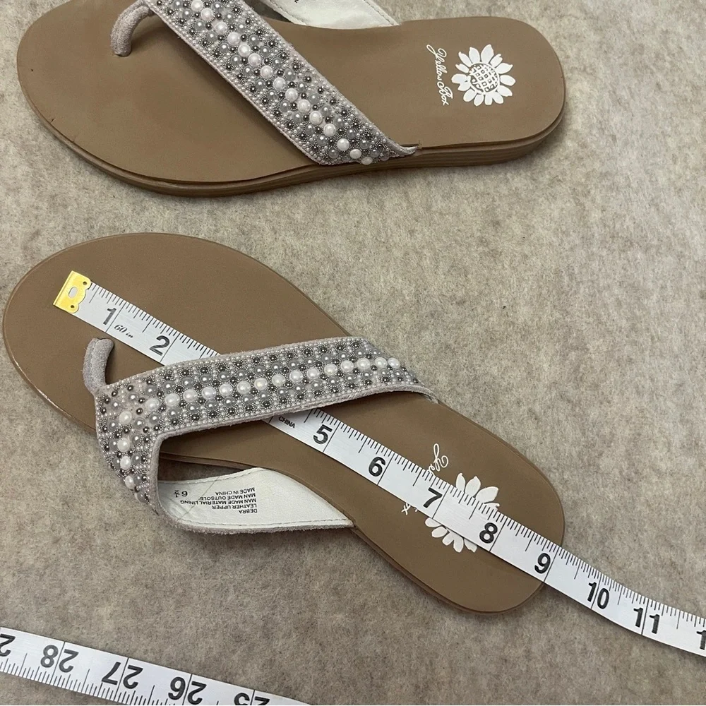 Yellow Box Debra Flip Flop Sandals Faux Pearl Leather Women’s Size 6.5